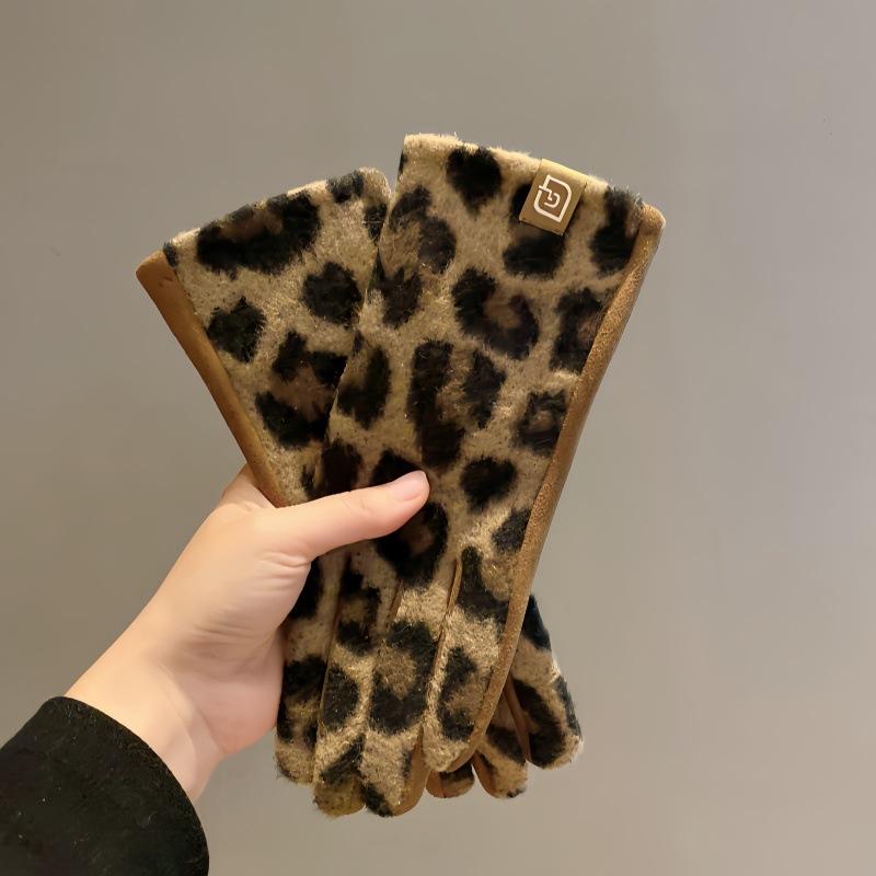 Leopard print suede gloves for cycling, keeping women warm and cold in winter, riding an electric bike, driving a windproof and plush motorcycle in winter