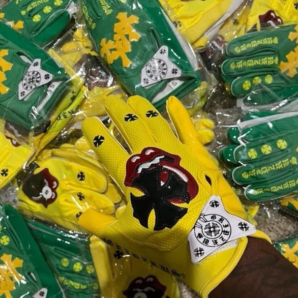 Bumblebee football gloves