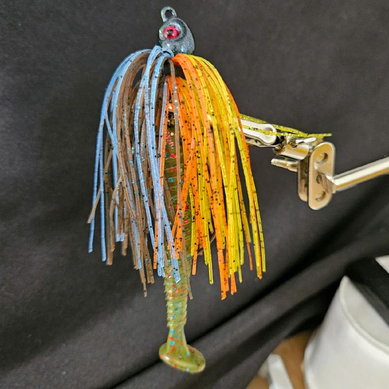 Swimbait Swing Tail Jig with 5 trailers