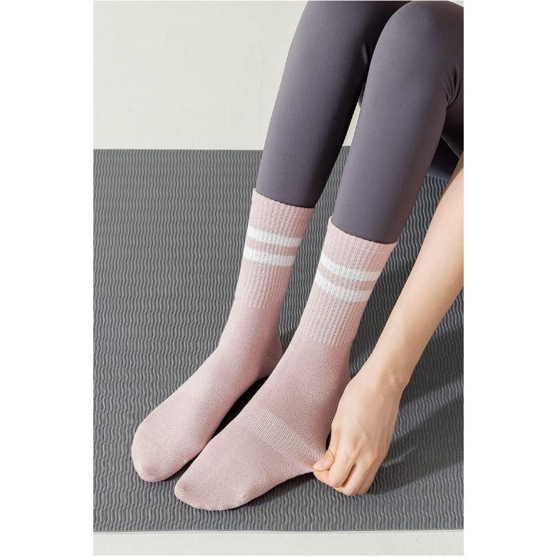 Pilates Socks with Grips for Women, Grippy Yoga Socks Cotton Mid-tube Non Slip Sticky Socks for Dance, Ballet