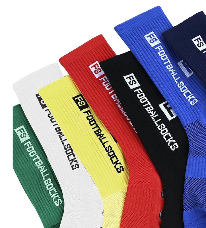 3 Counts  Non-Slip Breathable Sports Crew Socks with Silicone Grip, Ideal for Football Training - Unisex Geometric Design